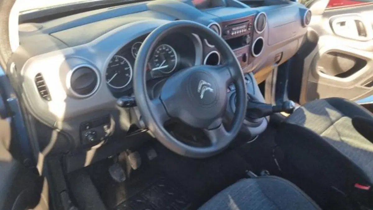 Citroen Berlingo usata a Savona (8)