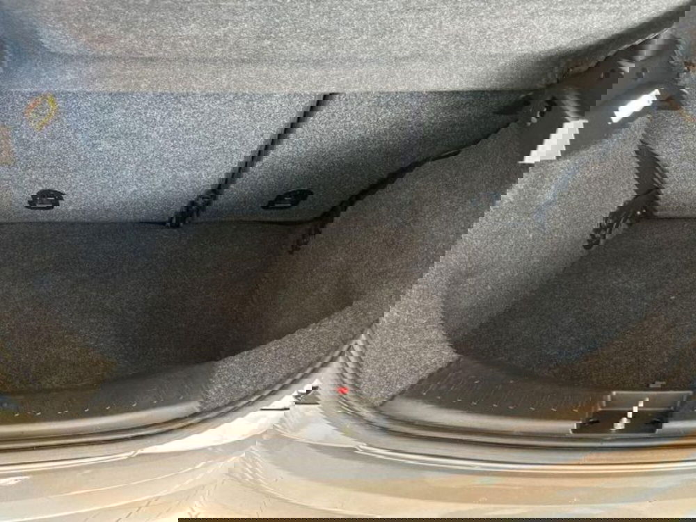 Lancia Ypsilon usata a Bologna (19)