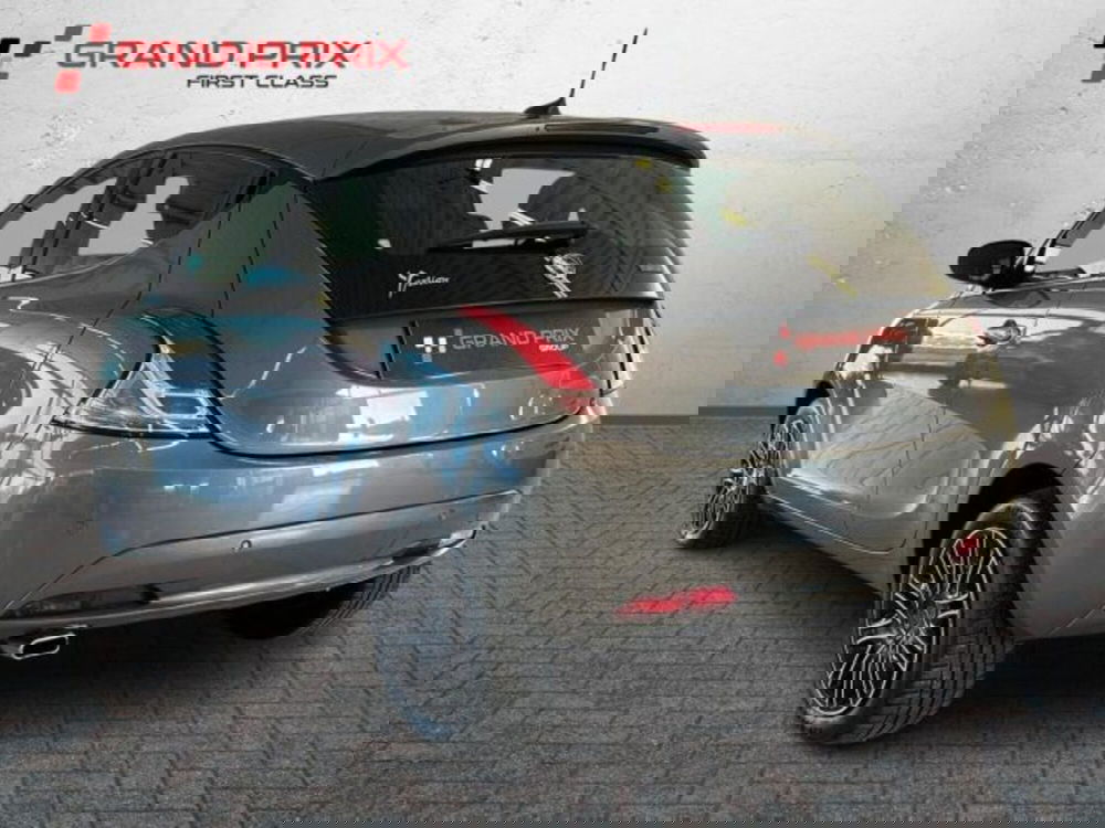 Lancia Ypsilon usata a Bologna (4)