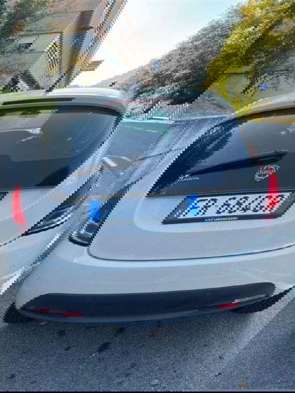 Lancia Ypsilon usata a Bologna (2)