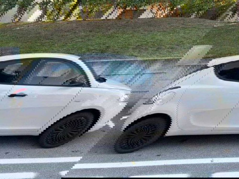 Lancia Ypsilon usata a Bologna (4)