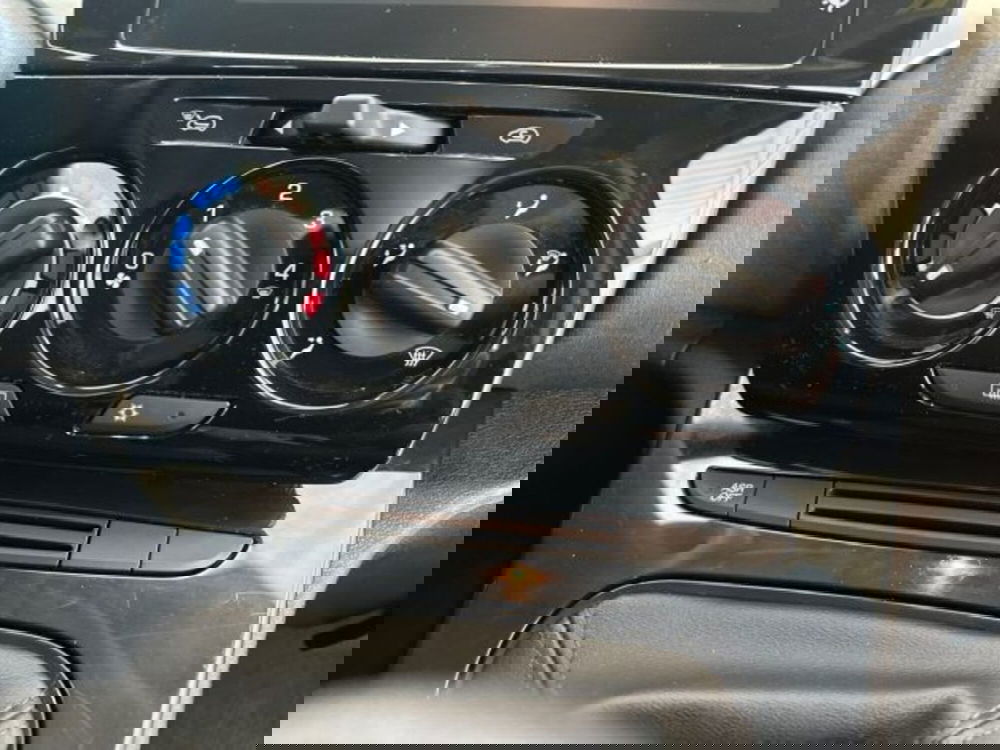 Lancia Ypsilon usata a Bologna (18)