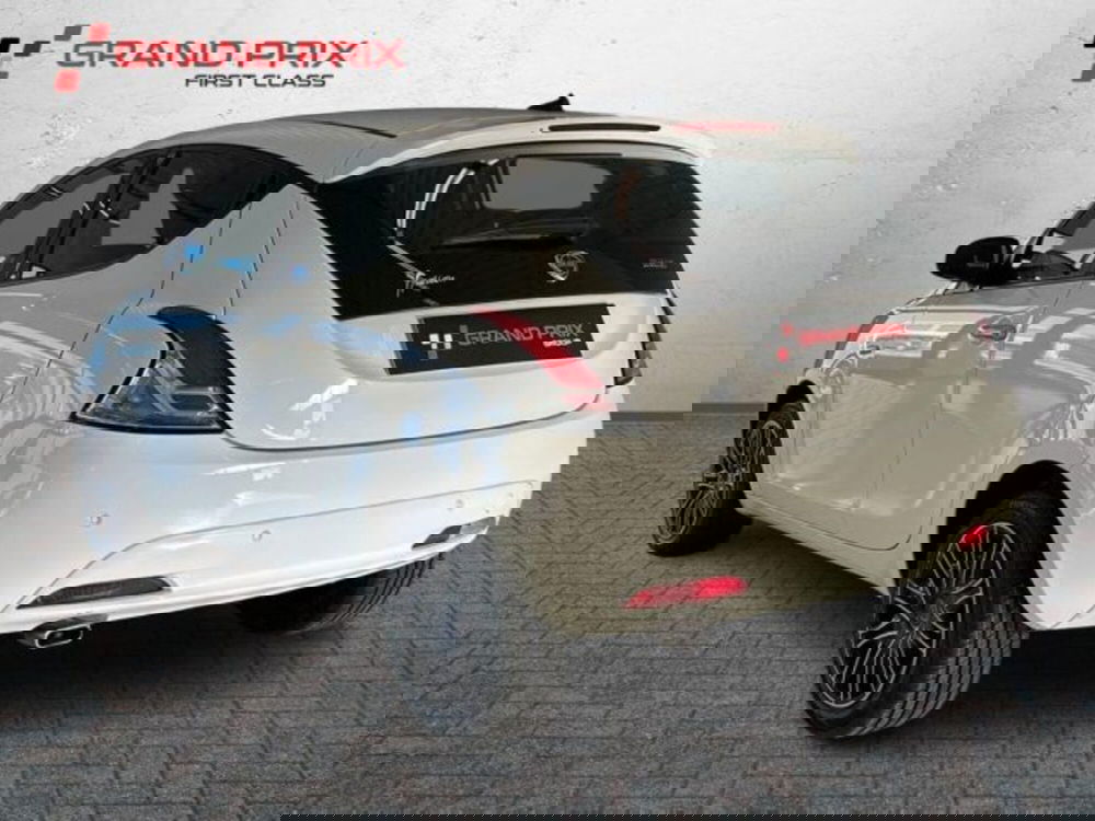 Lancia Ypsilon usata a Bologna (3)