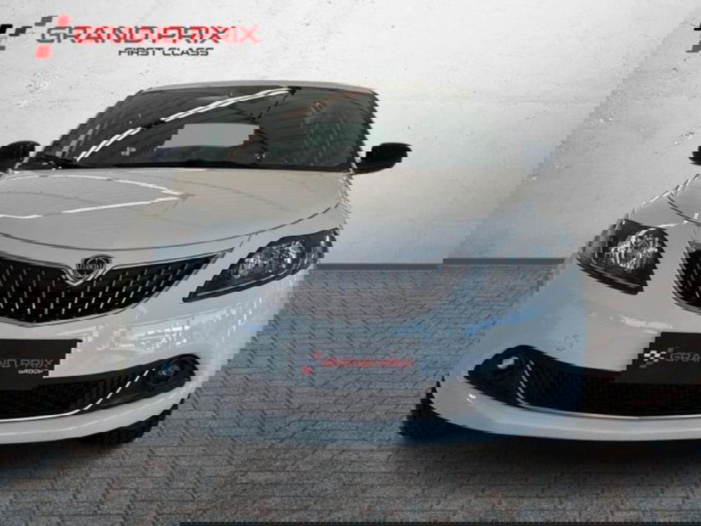 Lancia Ypsilon usata a Bologna (4)