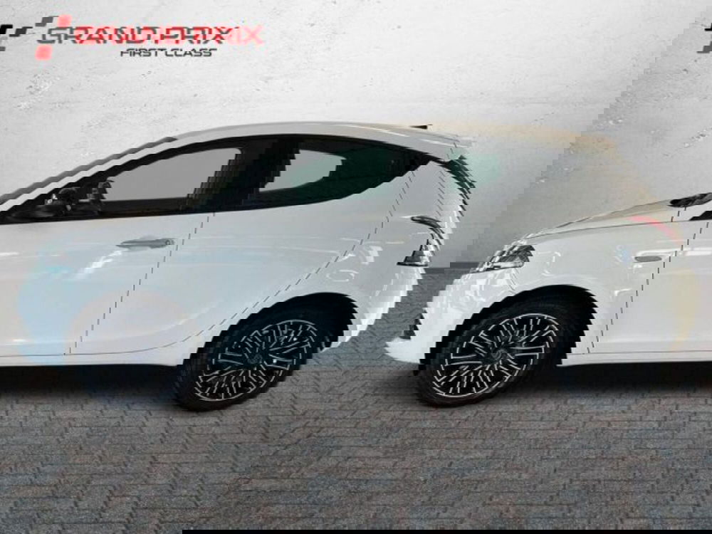 Lancia Ypsilon usata a Bologna (6)