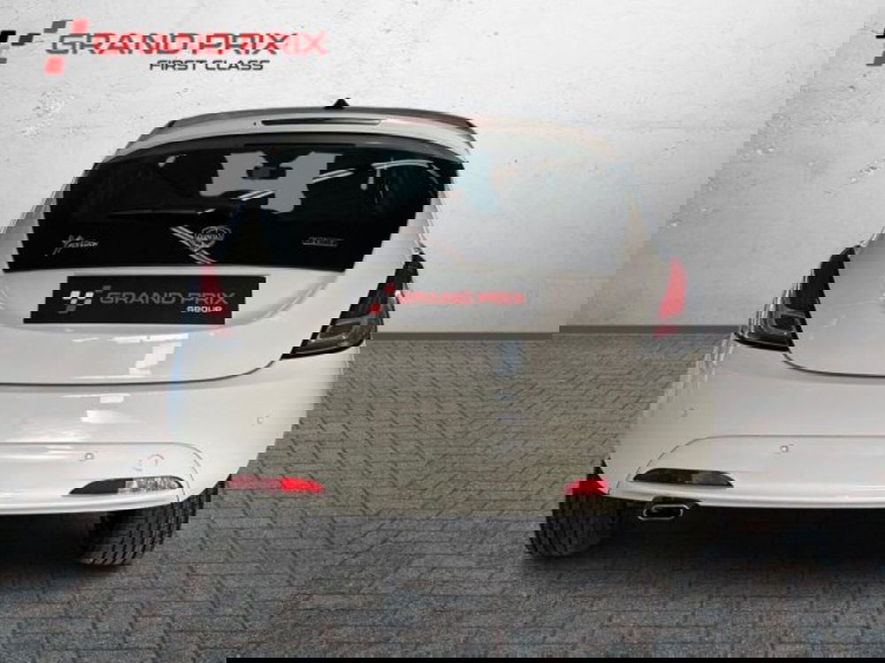 Lancia Ypsilon usata a Bologna (7)