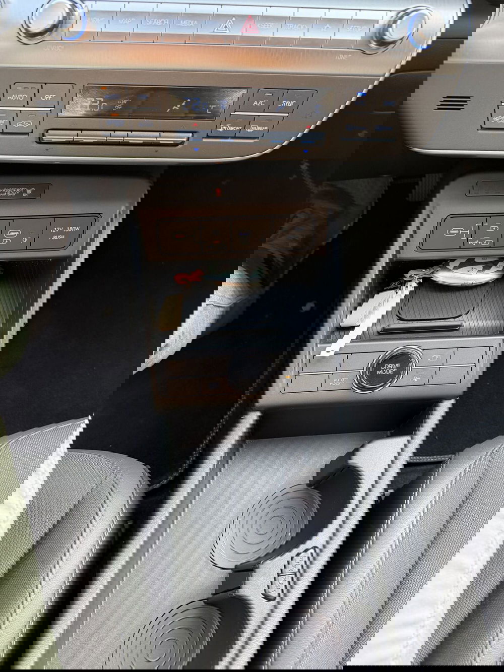 Hyundai Kona usata a Vercelli (13)