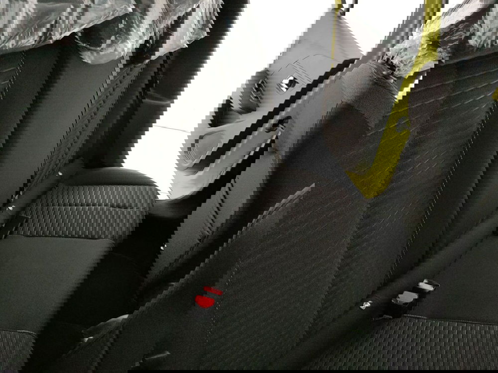 Peugeot 208 nuova a Caserta (11)