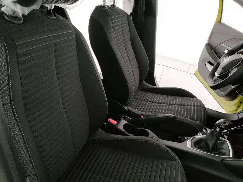 Peugeot 208 nuova a Caserta (12)