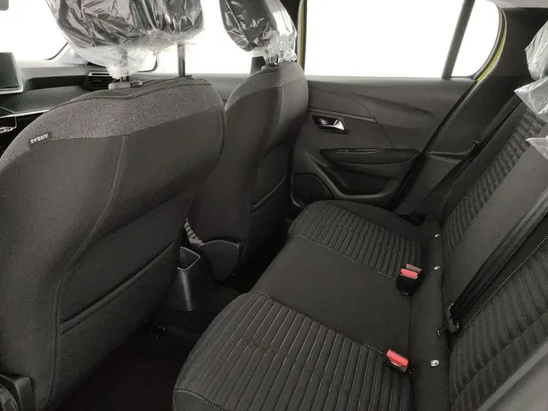 Peugeot 208 nuova a Caserta (15)