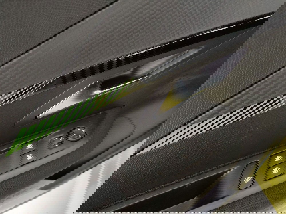 Peugeot 208 nuova a Caserta (18)