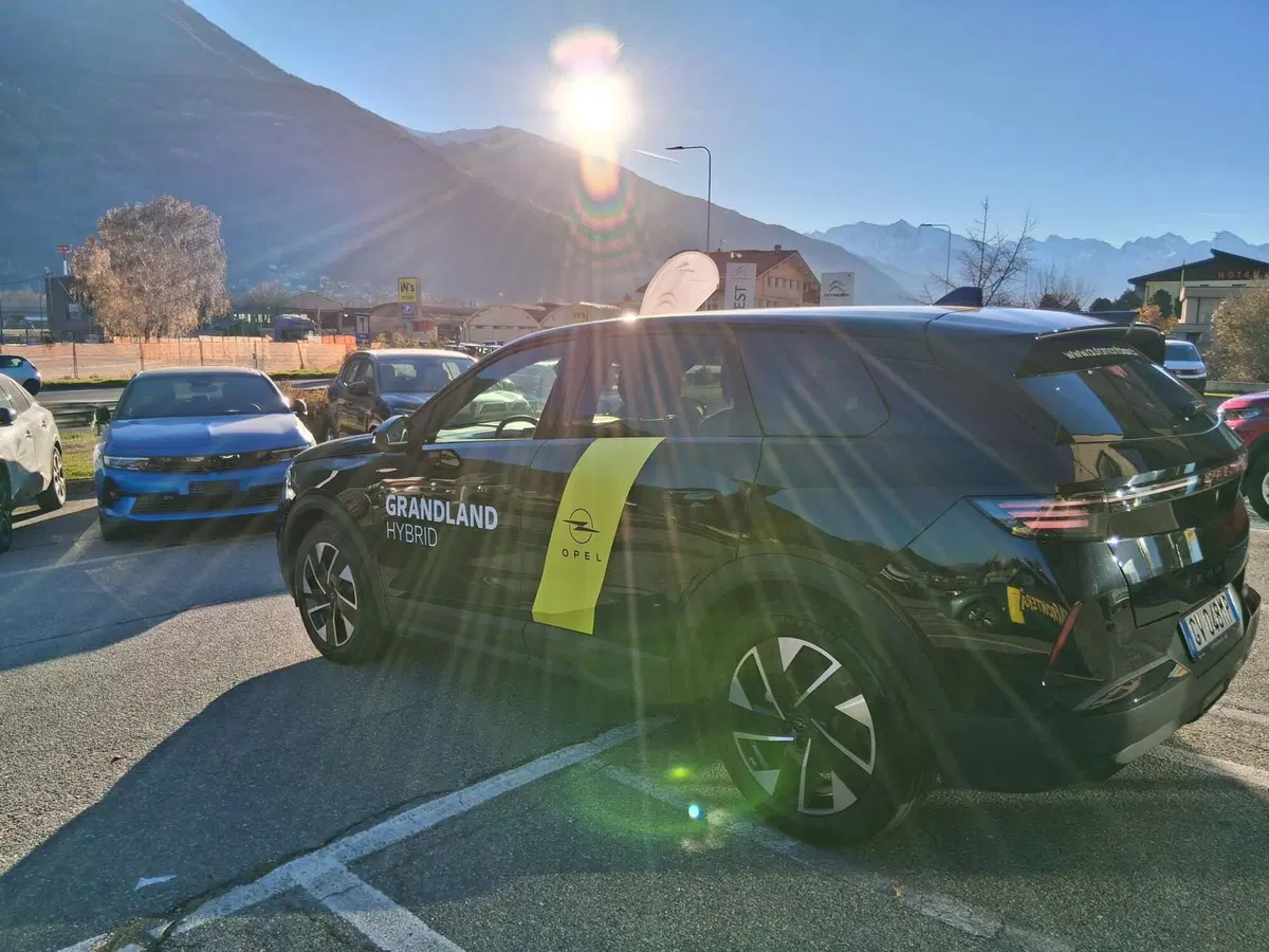 Opel Grandland usata a Aosta (5)