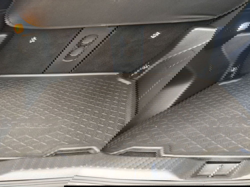 Toyota Yaris Cross usata a Frosinone (14)