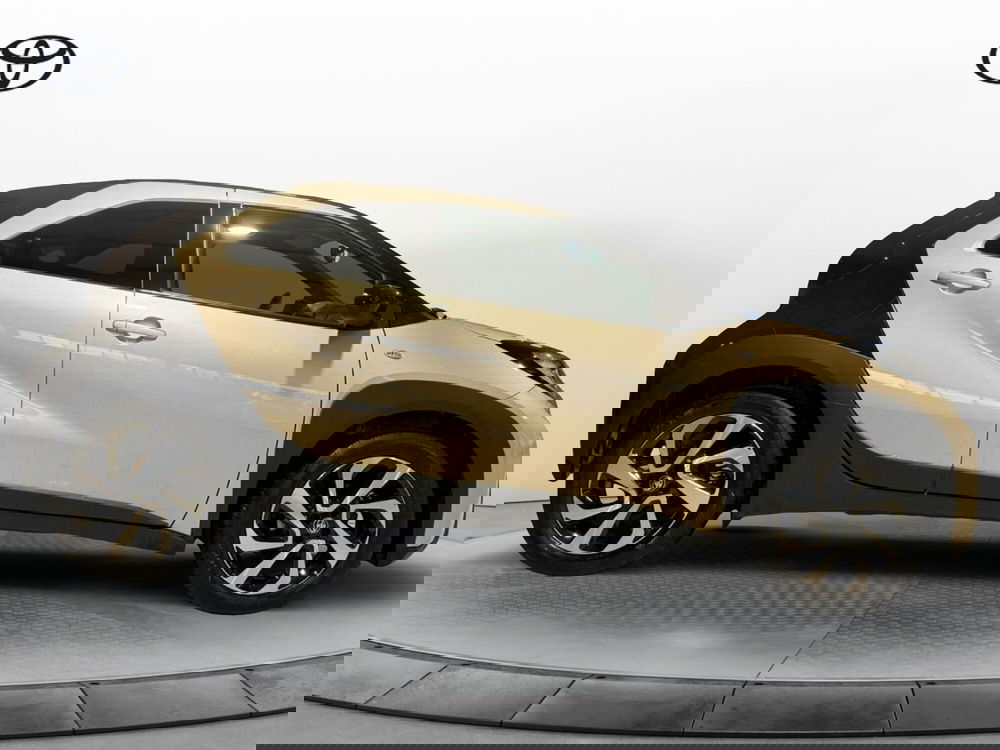 Toyota Aygo X usata a Frosinone (11)