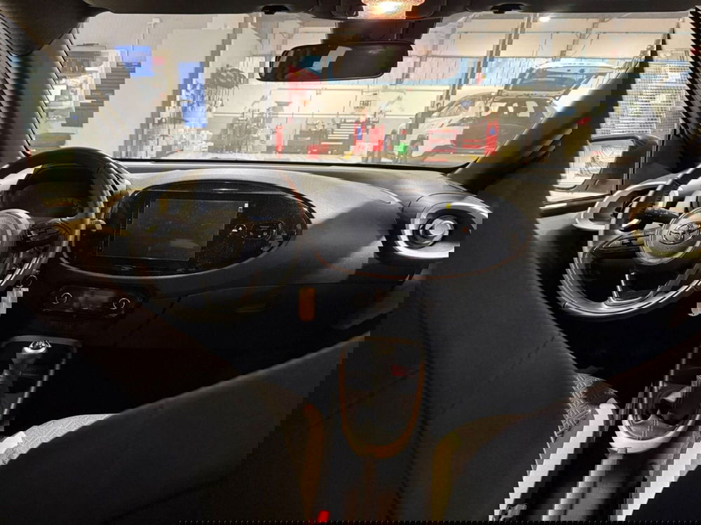 Toyota Aygo X usata a Frosinone (6)
