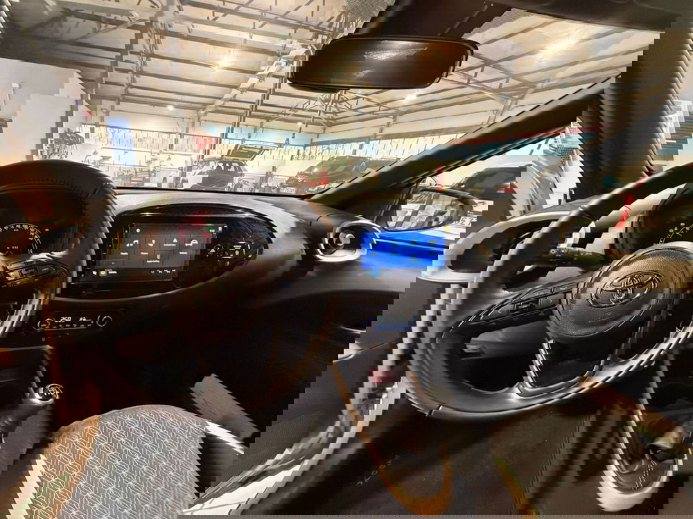 Toyota Aygo X usata a Frosinone (7)