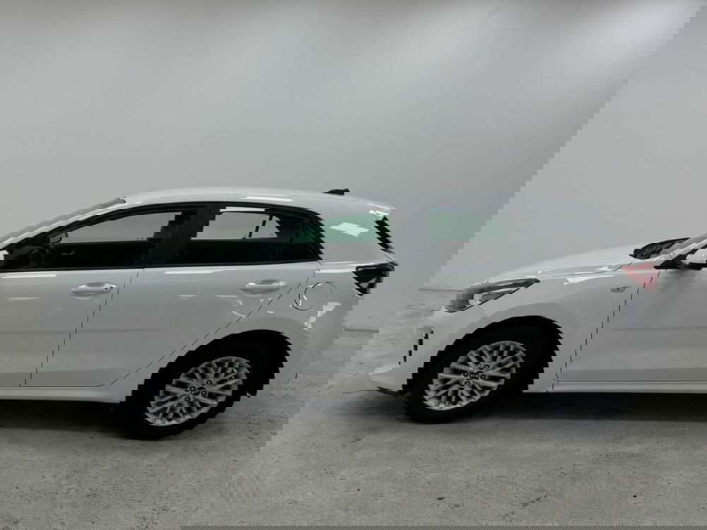 Kia Rio usata a Como (8)