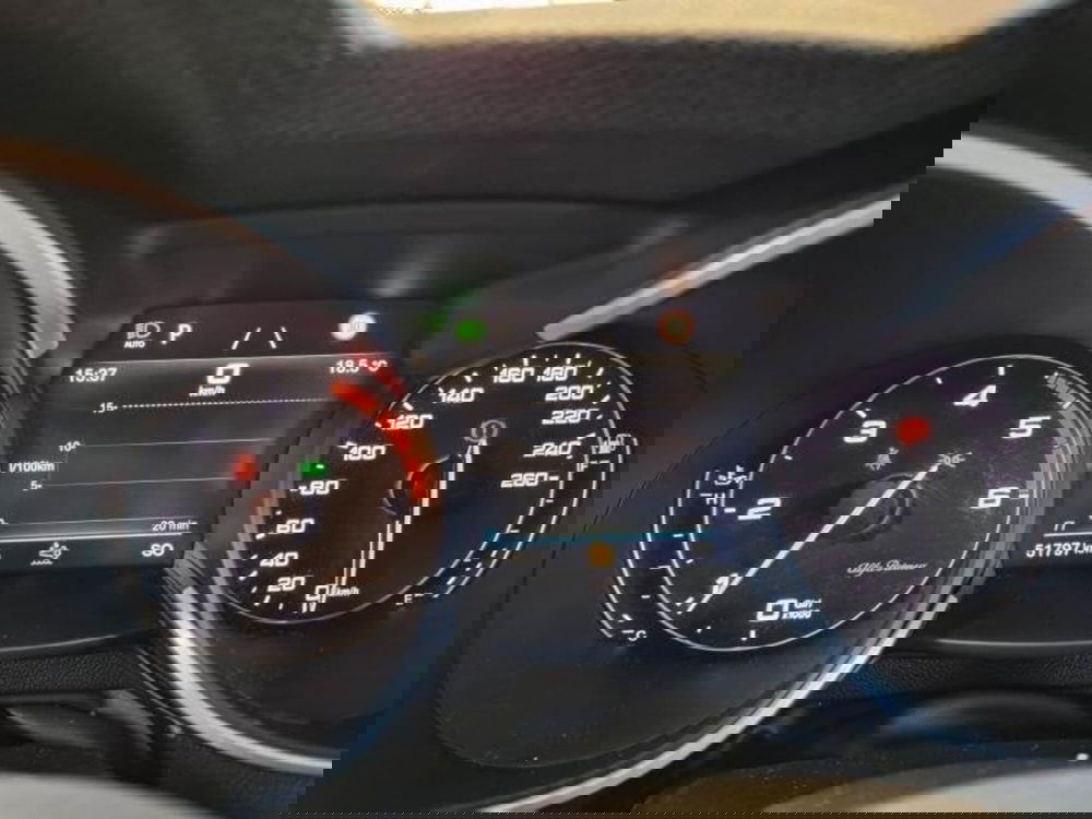 Alfa Romeo Stelvio usata a Macerata (8)