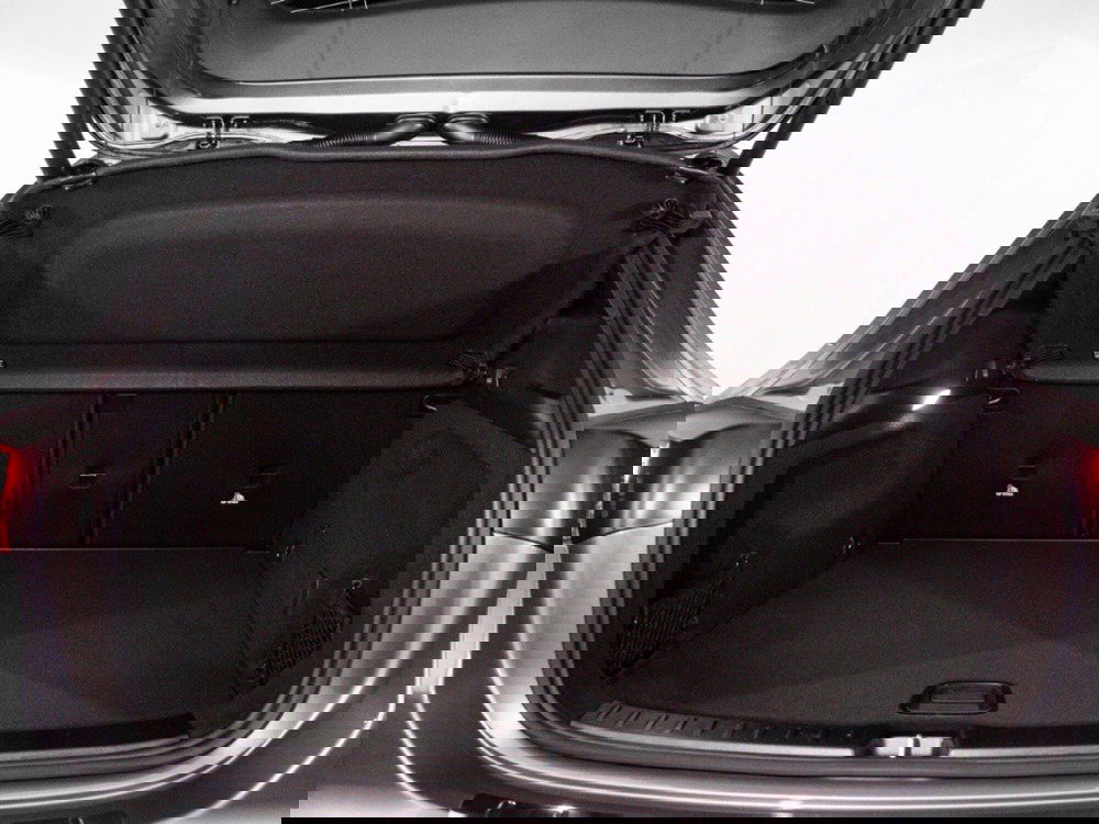 Mercedes-Benz GLA SUV nuova a Macerata (10)