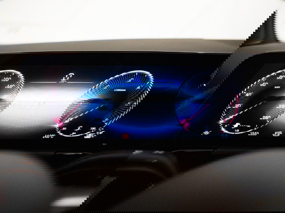 Mercedes-Benz GLA SUV nuova a Macerata (15)