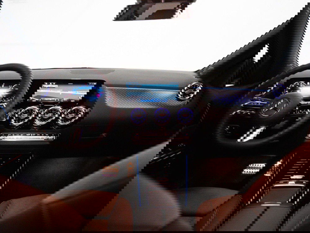 Mercedes-Benz GLA SUV nuova a Macerata (17)