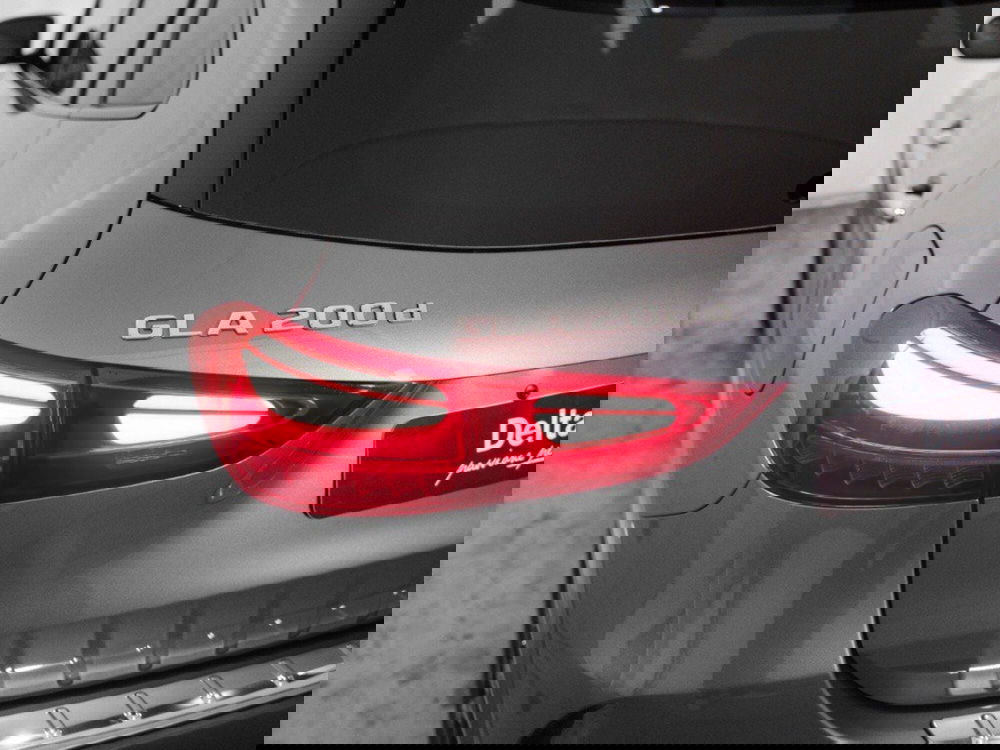 Mercedes-Benz GLA SUV nuova a Macerata (8)