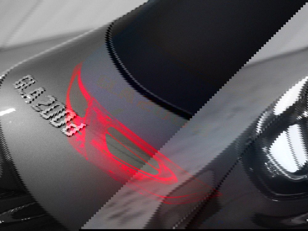 Mercedes-Benz GLA SUV nuova a Macerata (9)