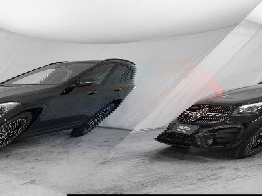 Mercedes-Benz GLA SUV nuova a Macerata