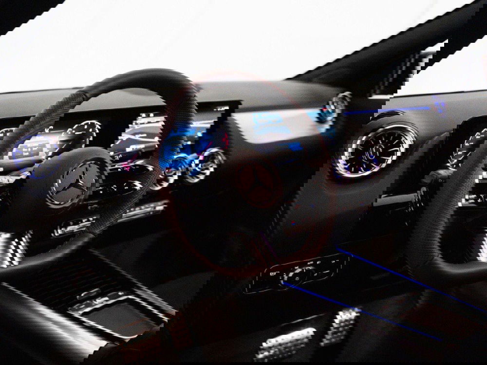 Mercedes-Benz GLA SUV nuova a Macerata (11)