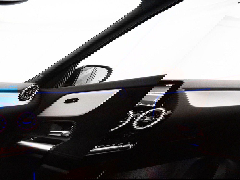 Mercedes-Benz GLA SUV nuova a Macerata (16)