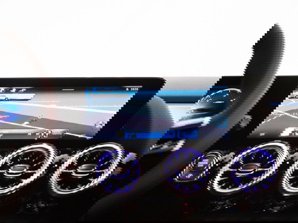 Mercedes-Benz GLA SUV nuova a Macerata (19)