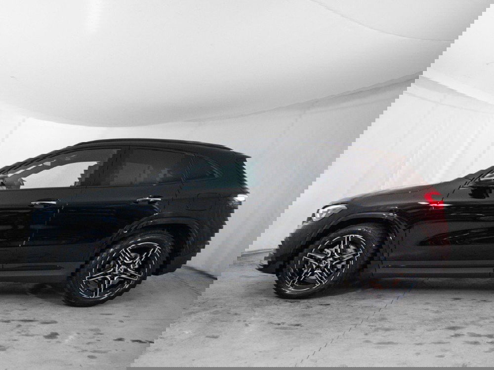 Mercedes-Benz GLA SUV nuova a Macerata (2)