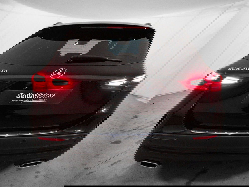 Mercedes-Benz GLA SUV nuova a Macerata (3)