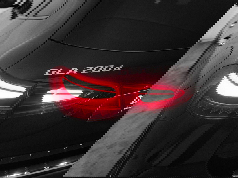 Mercedes-Benz GLA SUV nuova a Macerata (8)