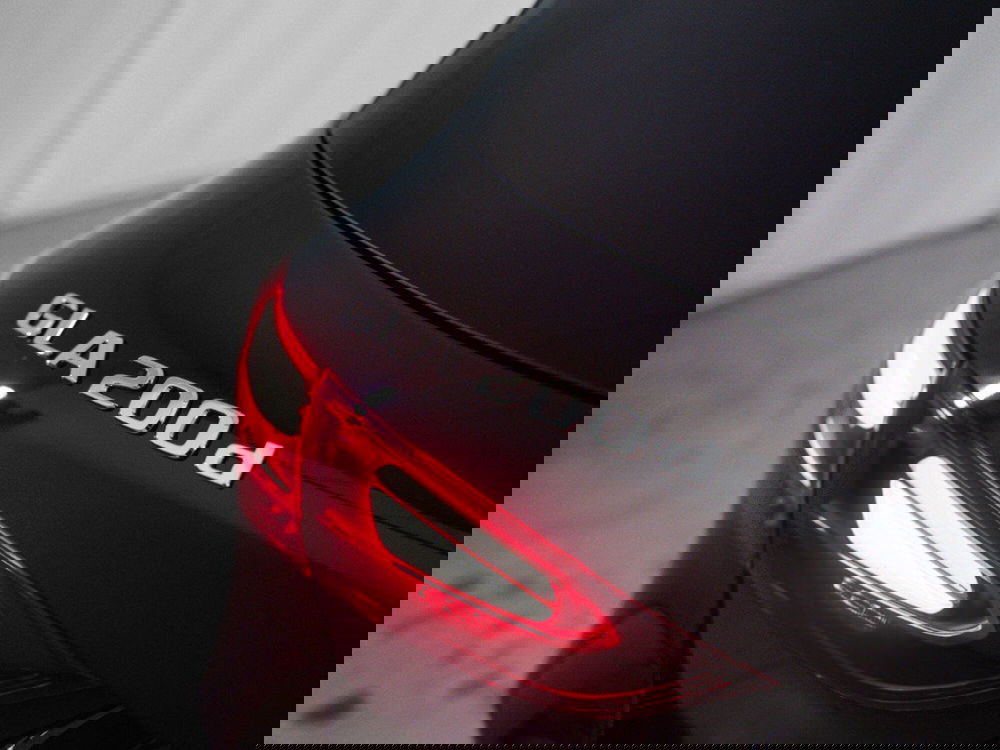 Mercedes-Benz GLA SUV nuova a Macerata (9)