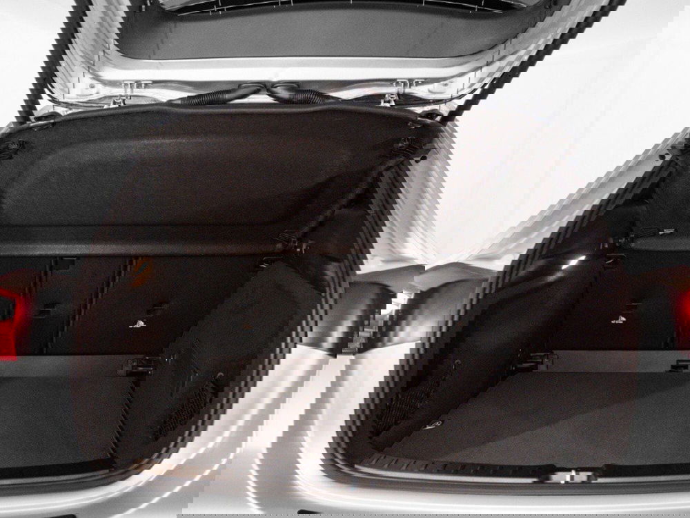 Mercedes-Benz GLA SUV nuova a Macerata (10)