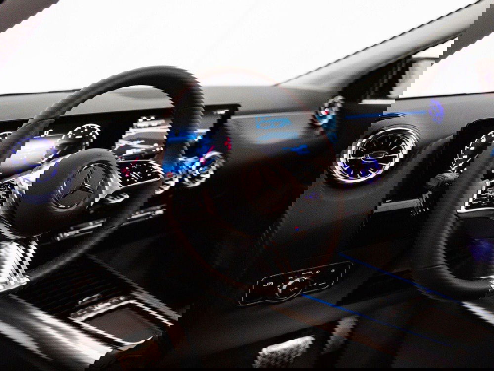 Mercedes-Benz GLA SUV nuova a Macerata (11)