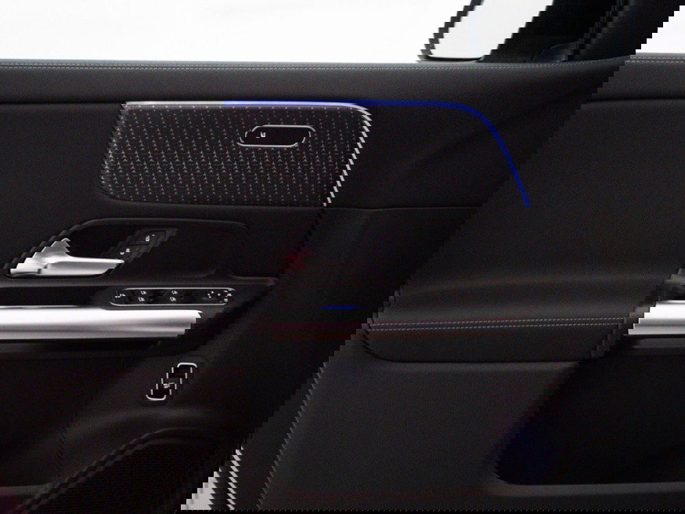 Mercedes-Benz GLA SUV nuova a Macerata (12)