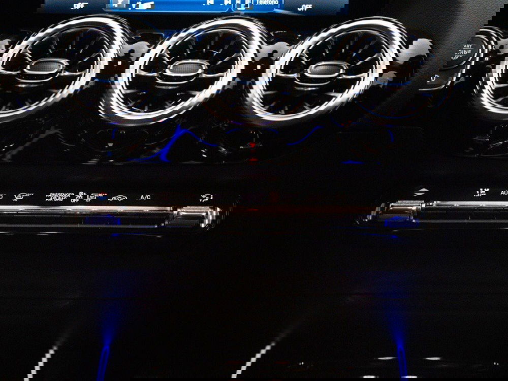 Mercedes-Benz GLA SUV nuova a Macerata (19)