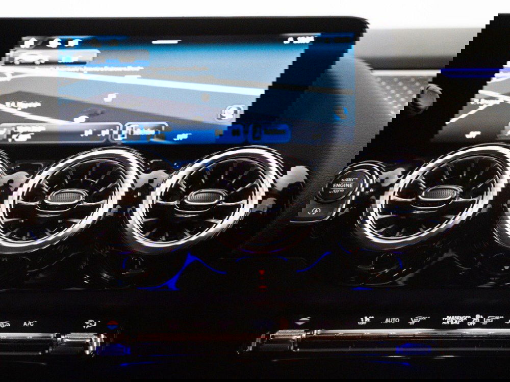 Mercedes-Benz GLA SUV nuova a Macerata (20)