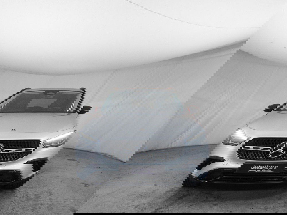 Mercedes-Benz GLA SUV nuova a Macerata (5)