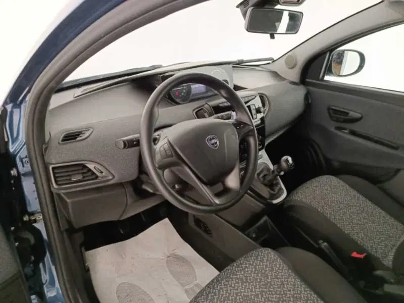 Lancia Ypsilon usata a Treviso (10)