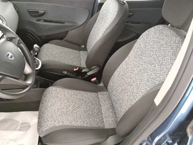 Lancia Ypsilon usata a Treviso (11)