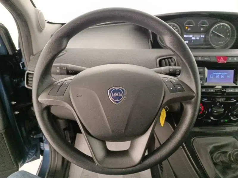 Lancia Ypsilon usata a Treviso (13)
