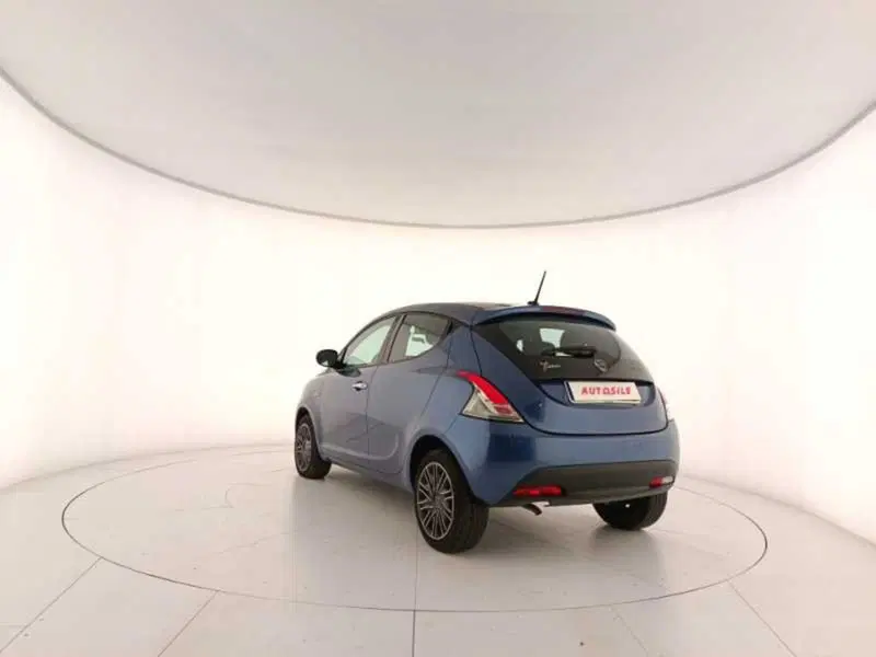 Lancia Ypsilon usata a Treviso (4)