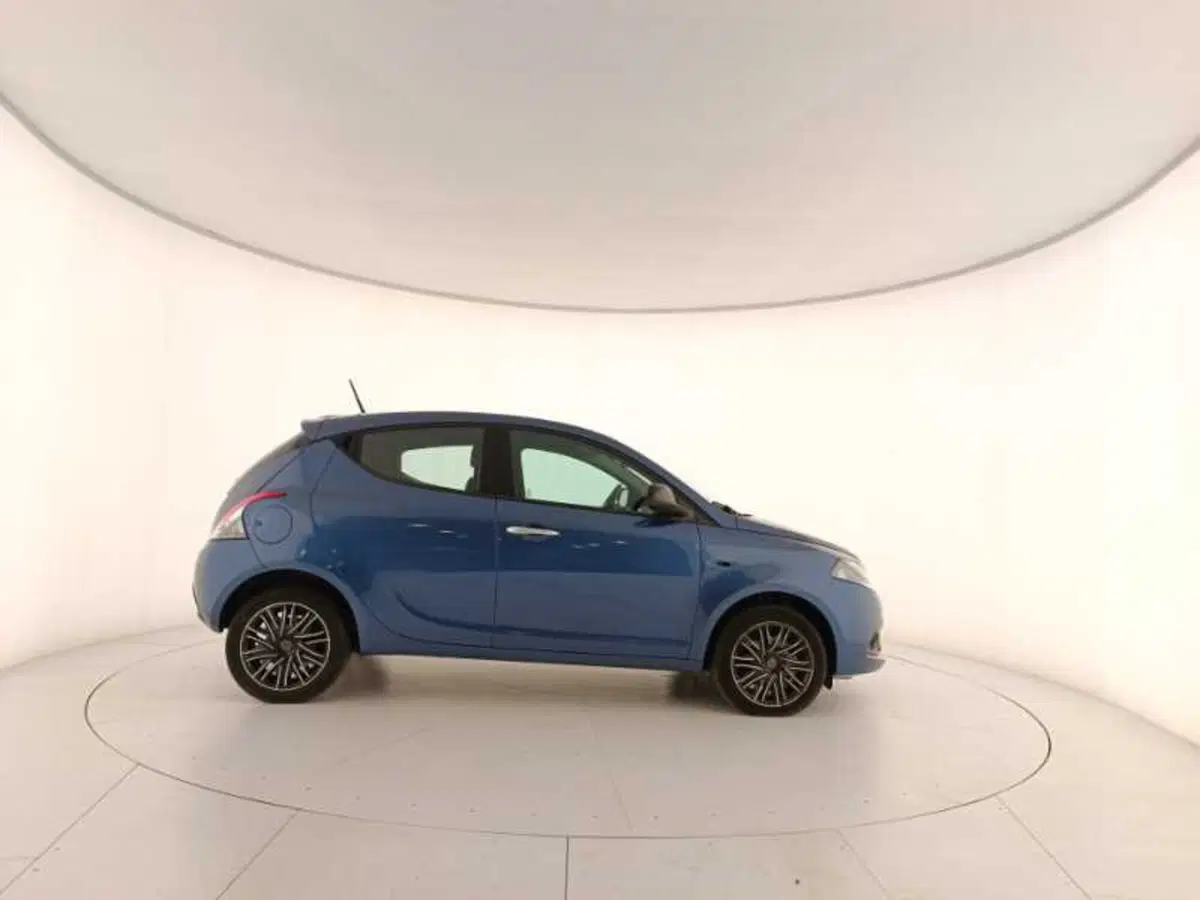 Lancia Ypsilon usata a Treviso (7)