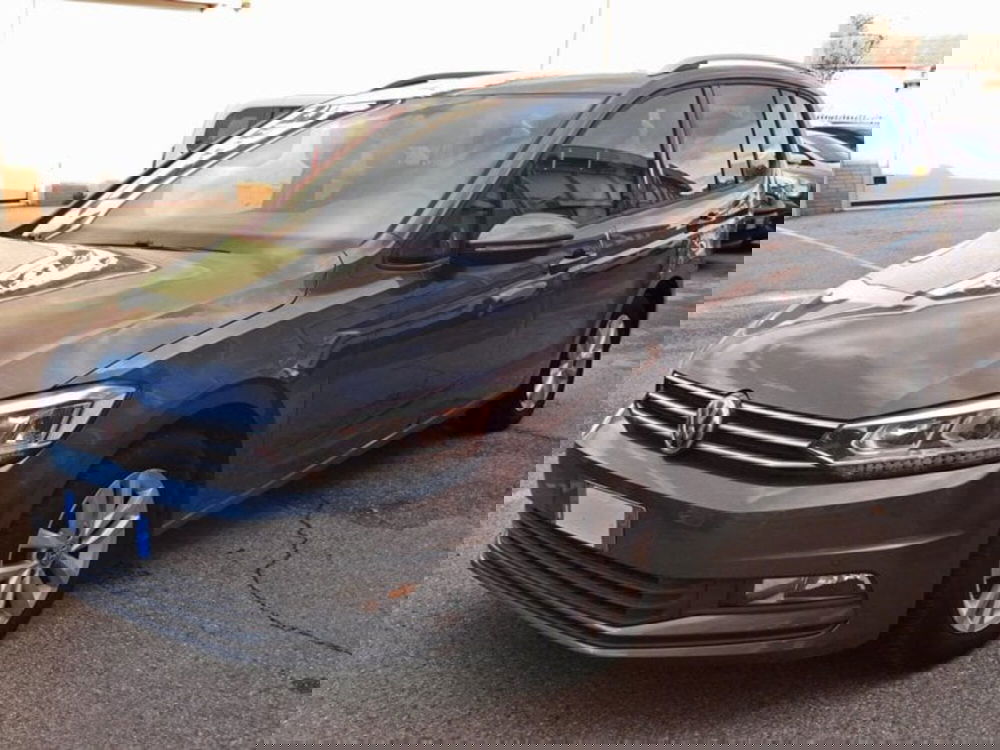 Volkswagen Touran usata a Rimini