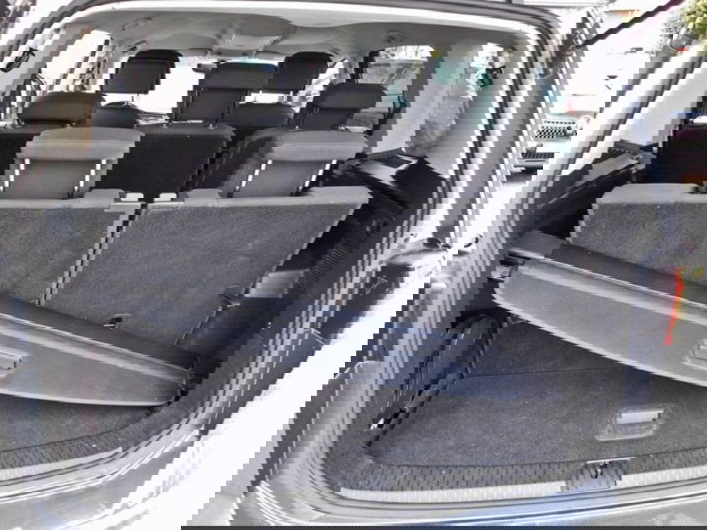 Volkswagen Touran usata a Rimini (16)