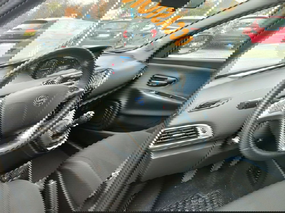 Lancia Ypsilon usata a Torino (10)