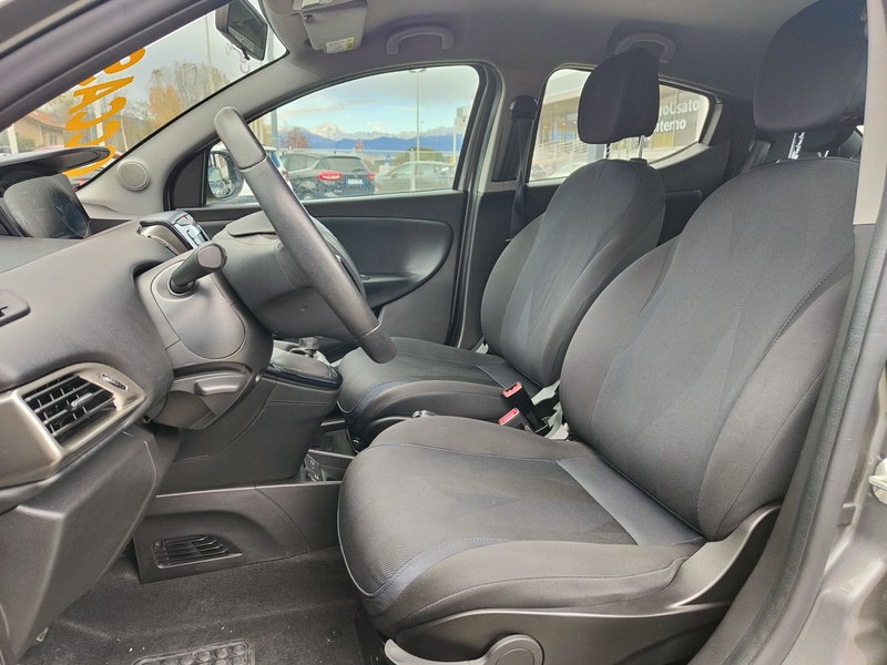 Lancia Ypsilon usata a Torino (11)